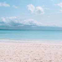 Adeus ao litoral? Estudo alerta que metade das praias do mundo pode desaparecer até 2100