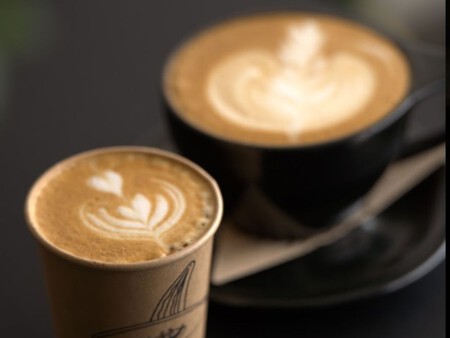 Entre café, naturaleza y espíritu western: así es el Pueblo Mágico al norte de México que se disfruta taza a taza