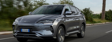 Europa quiso frenar la llegada de coches eléctricos chinos con aranceles. Sólo ha provocado que nos inunden con híbridos