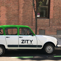 ¡Al rico retrofit! Este Renault 4L clásico es completamente eléctrico y está rodando por Madrid