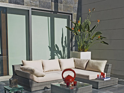 Plan estar en la terraza: tendencias para sofás en el exterior 