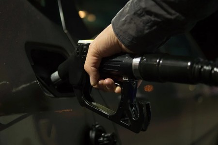 Repsol producirá combustibles sintéticos a partir de hidrógeno con una nueva planta en Bilbao, lista en 2024