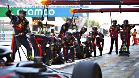 Cómo cambiar 16 ruedas en 8,2 segundos: lo hizo el equipo Red Bull de Fórmula 1 en el Gran Premio de España