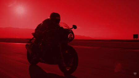 ¡Definitiva! Otro teaser de la Triumph Speed Triple 1200 RR la confirma como modelo de producción, y ya tiene fecha