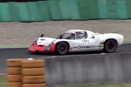 Así es como se conserva un clásico: rodando en circuito con un Porsche 910