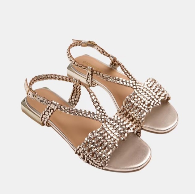 Sandalias piel trenzada brillo dorado de Gioseppo

