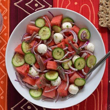 La sandía siempre me ha parecido sosísima hasta empecé a usarla en ensaladas. Con anchoas y pepino está buenísima 