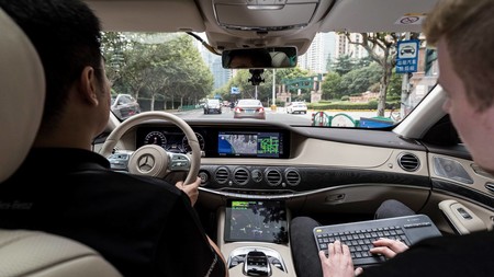 Mercedes-Benz ya enfrenta su Clase S autónomo a los retos del tráfico en China