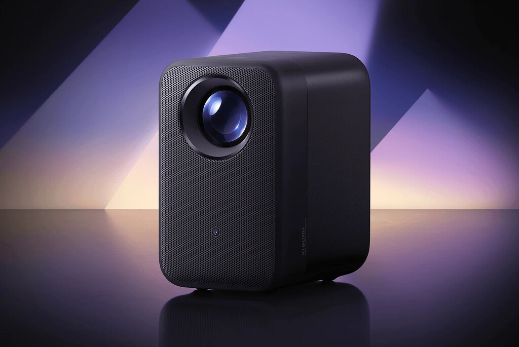 El culmen del cine en casa se llama proyector. Y Xiaomi tiene dos modelos a elegir que además son portátiles 
