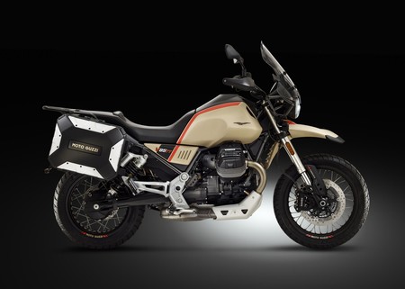 Moto Guzzi V85 TT Travel: más equipamiento para irse de aventura con esta trail para el carnet A2