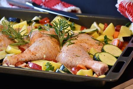 No siempre el pollo es mejor que la carne roja: estos son los cortes con más grasas que un filete de ternera