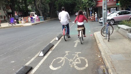 Ciclistas y automovilistas