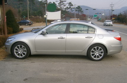 Hyundai Genesis: parecidos razonables con el BMW Serie 5