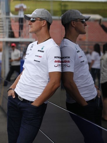 Michael Schumacher se disculpa públicamente con Rubens Barrichello por la maniobra de Hungría