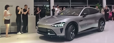 El segundo coche eléctrico de Xiaomi ya tiene precio en China y confirma las sospechas: con más de 200.000 reservas en tres minutos, es un grave problema para Tesla