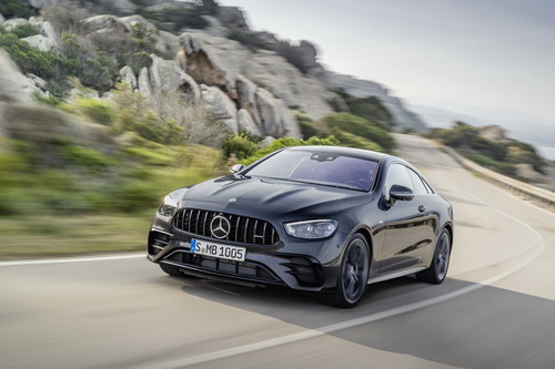El Mercedes-AMG E 53 Coupe 2021 se sacude los años con nuevo diseño y tecnología a la carta