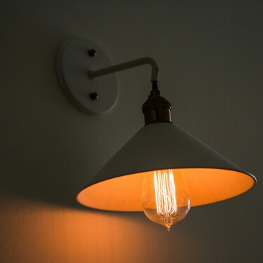 Las tarifas de la luz más baratas para empezar febrero de 2026 ahorrando: así queda la PVPC con respecto al mercado libre 