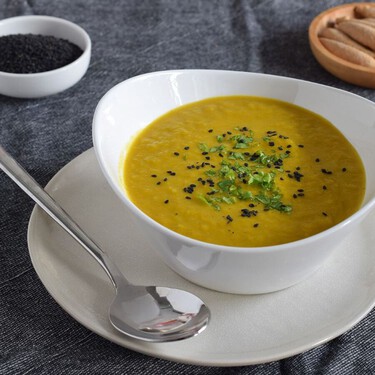 La crema de verduras más ligera y reconfortante se prepara con dos de las hortalizas más infravaloradas de la cocina 