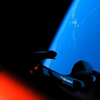 Lo del Tesla Roadster en el espacio es el anuncio de coches más caro e impactante de la historia