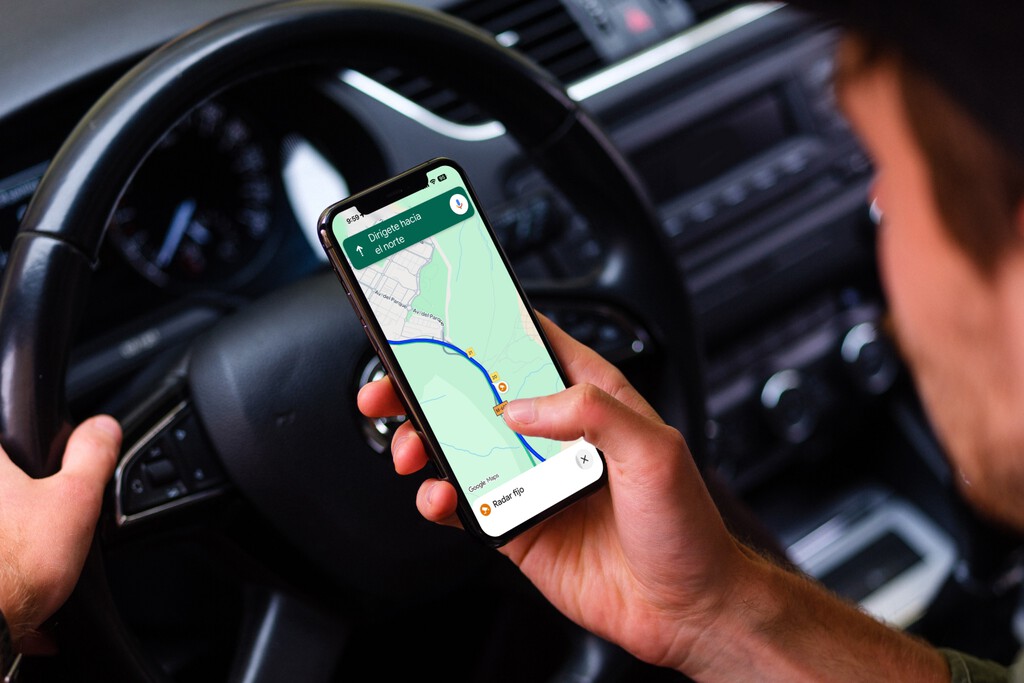 Llevamos años pensando que usar Waze y Google Maps en CarPlay nos ahorraría multas. Un estudio acaba de demostrar justo lo contrario Llevamos años pensando que usar Waze y Google Maps en CarPlay nos ahorraría multas. Un estudio acaba de demostrar justo lo contrario