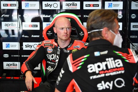 No solo es Andrea Dovizioso: Aprilia vuelve a negociar con Bradley Smith para recuperar la ilusión en MotoGP