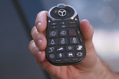 Botones, mandos y lucecitas de tu coche que son imposibles de entender a la primera