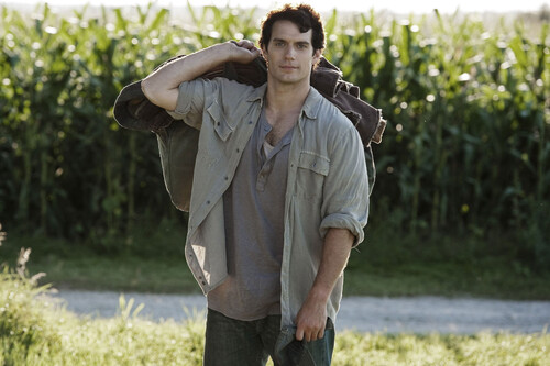 Conocer esta historia de Henry Cavill con Russell Crowe hace que el casting de Man of Steel me parezca aún más top 