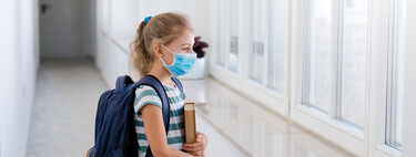 Aulas con ventanas abiertas y ventilación en los colegios: ¿podrían enfermar los niños a causa del frío?
