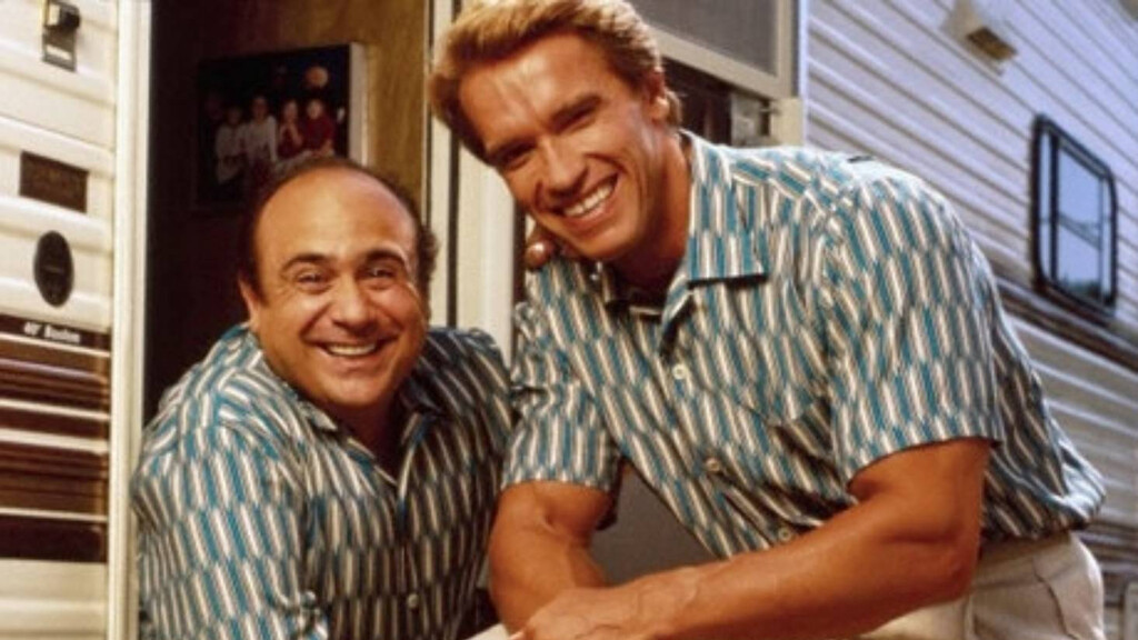 Danny DeVito confirma que la secuela de 'Los gemelos golpean dos veces' está muerta... pero volverá a trabajar con Arnold Schwarzenegger 