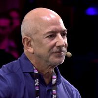 Jeff Bezos espera que milhões de pessoas em breve vivam no espaço, mesmo que não sejam necessárias lá em cima 