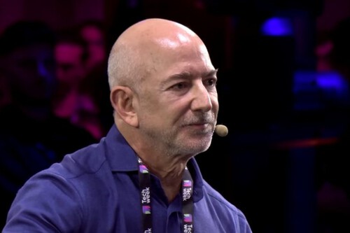 Jeff Bezos espera que milhões de pessoas em breve vivam no espaço, mesmo que não sejam necessárias lá em cima
