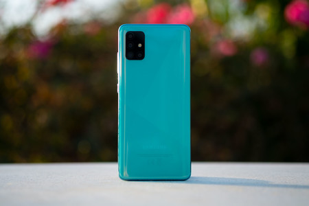 El Galaxy A51, uno de los superventas de Samsung, baja a precio récord en Phone House: por 239 euros y con envío gratis
