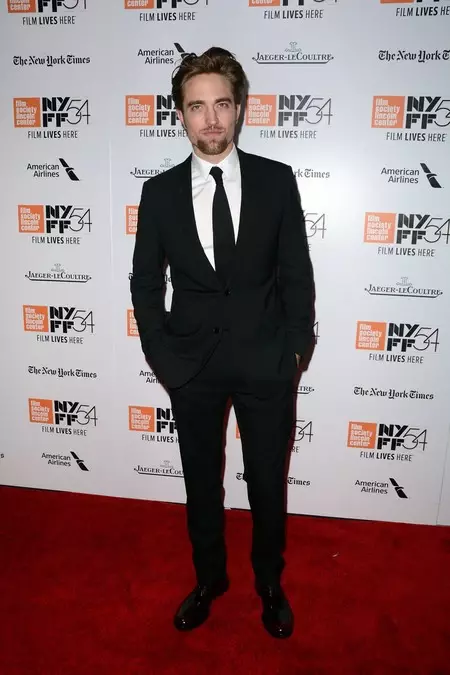 Robert Pattinson se reinventa, de ídolo adolescente a actor serio, respetado (y elegante)