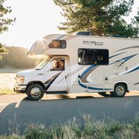 Muchos piensan que hace falta un carnet de camión para llevar una autocaravana grande, pero el carnet B da más de lo que parece