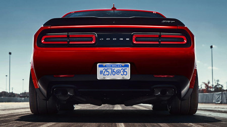 El Dodge Challenger SRT Demon es un dragster monoplaza con matrícula