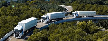 China ya tiene alternativa a la escasez de camioneros: camiones eléctricos autónomos en convoy, con un solo conductor al mando de cinco vehículos
