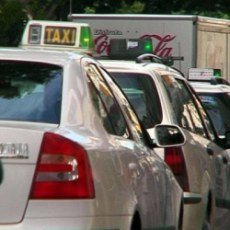 Dilema resuelto: los niños si podrán ir en taxi con el nuevo carné por puntos