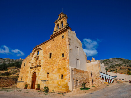 Antigua Iglesia En Las Cuevas De Canart