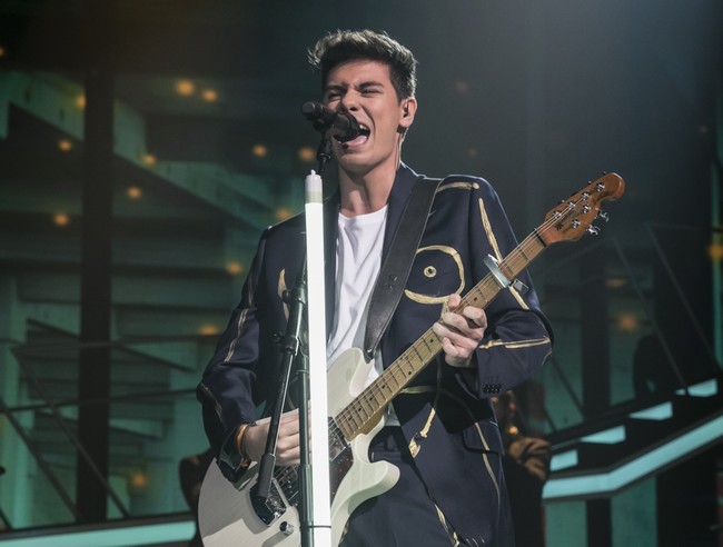 Alfred Traje Feminista