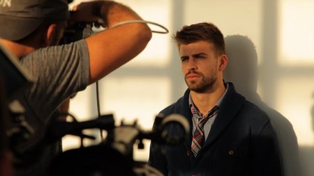 H.E by Mango: Gerard Piqué juega a ser modelo de nuevo para la Primavera-Verano 2012