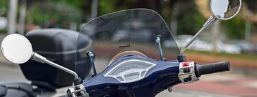 Así es el "truco" de los retrovisores: si ves que giraron el espejo de tu moto, cuidado: podrían querer robártela