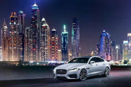 El Jaguar XF 3.0 de gasolina ahora con tracción total