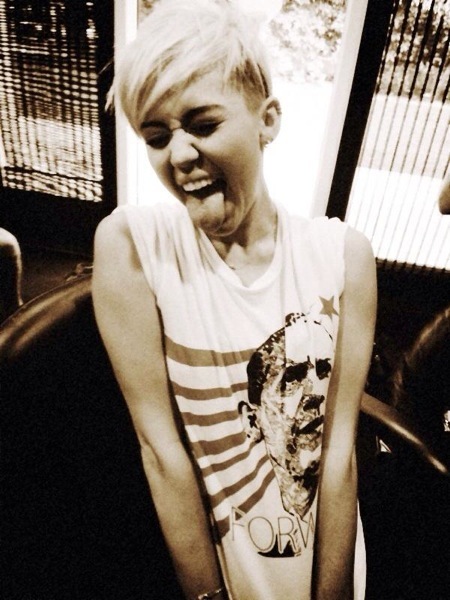 ¿Cerrará Miley Cyrus Twitter y Pheed por el bien de su relación con Liam Hemsworth?