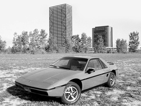 Pontiac Fiero 12