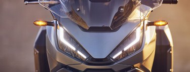 Honda ya tiene al caer su nueva trail cañera con motor CBR y casi 200 CV para plantarle cara a BMW y Ducati