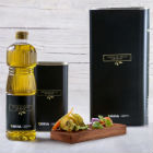 Aceite de orujo de oliva: de dónde procede, cuáles son sus propiedades y en qué recetas usarlo