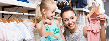 Ir con los niños a comprar su propia ropa: beneficios y consejos para una experiencia positiva