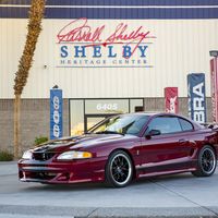 Si tienes un Mustang de antes del 2000 y el dinero suficiente Shelby lo transforma en un Cobra