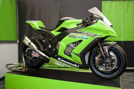 Kawasaki presenta la ZX10R 2011 de Superbikes en Nürburgring
