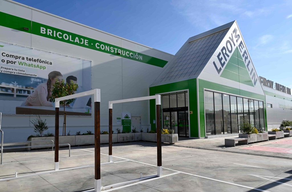 Leroy Merlin tiene la mejor solución para evitar que nuestro gato destroce el sofá: sin instalaciones y está rebajado  